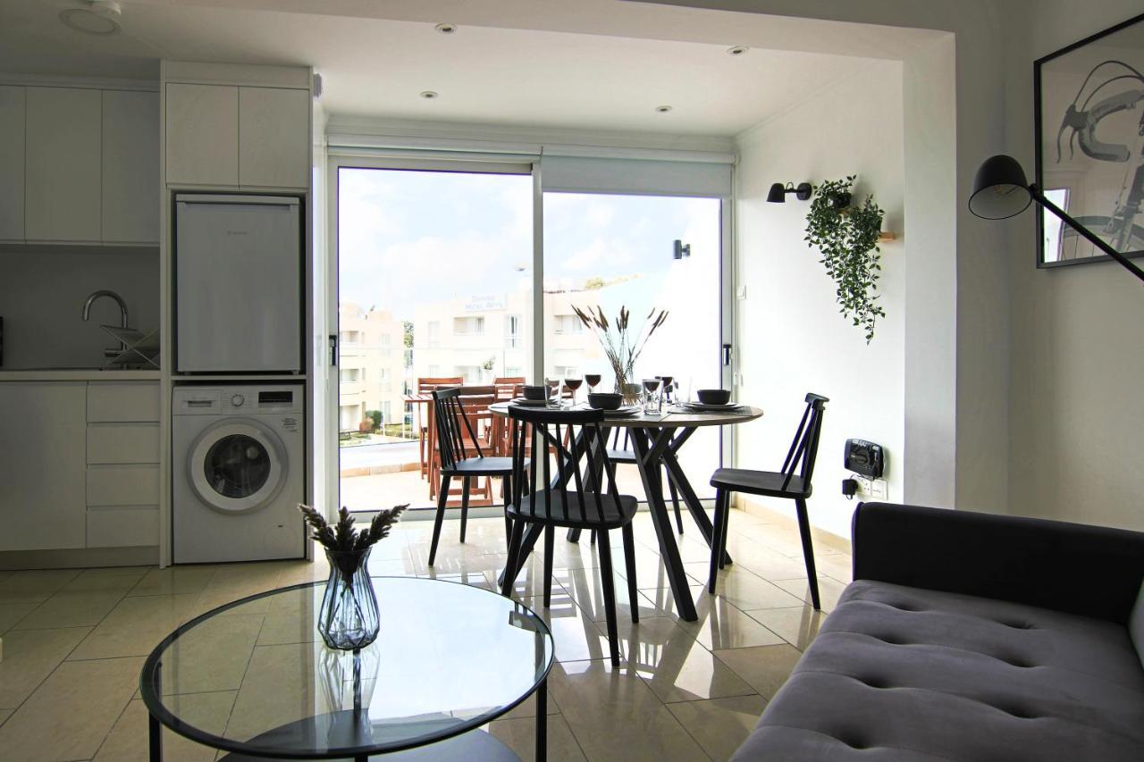 Phaedrus Living Seaside Junior Suite Lighthouse 63 Paphos Kültér fotó