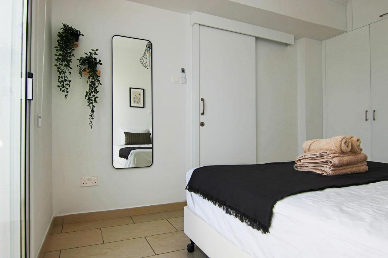 Phaedrus Living Seaside Junior Suite Lighthouse 63 Paphos Kültér fotó