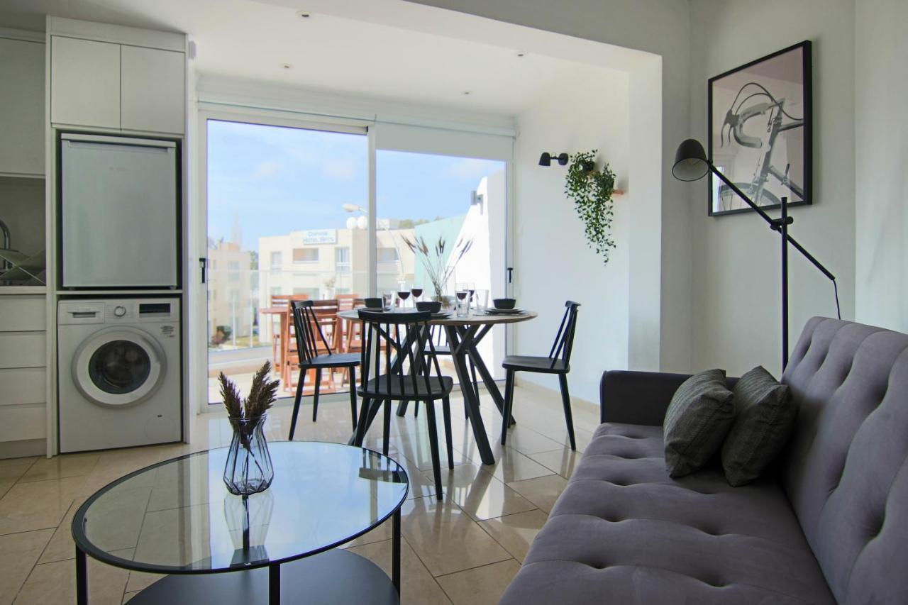 Phaedrus Living Seaside Junior Suite Lighthouse 63 Paphos Kültér fotó