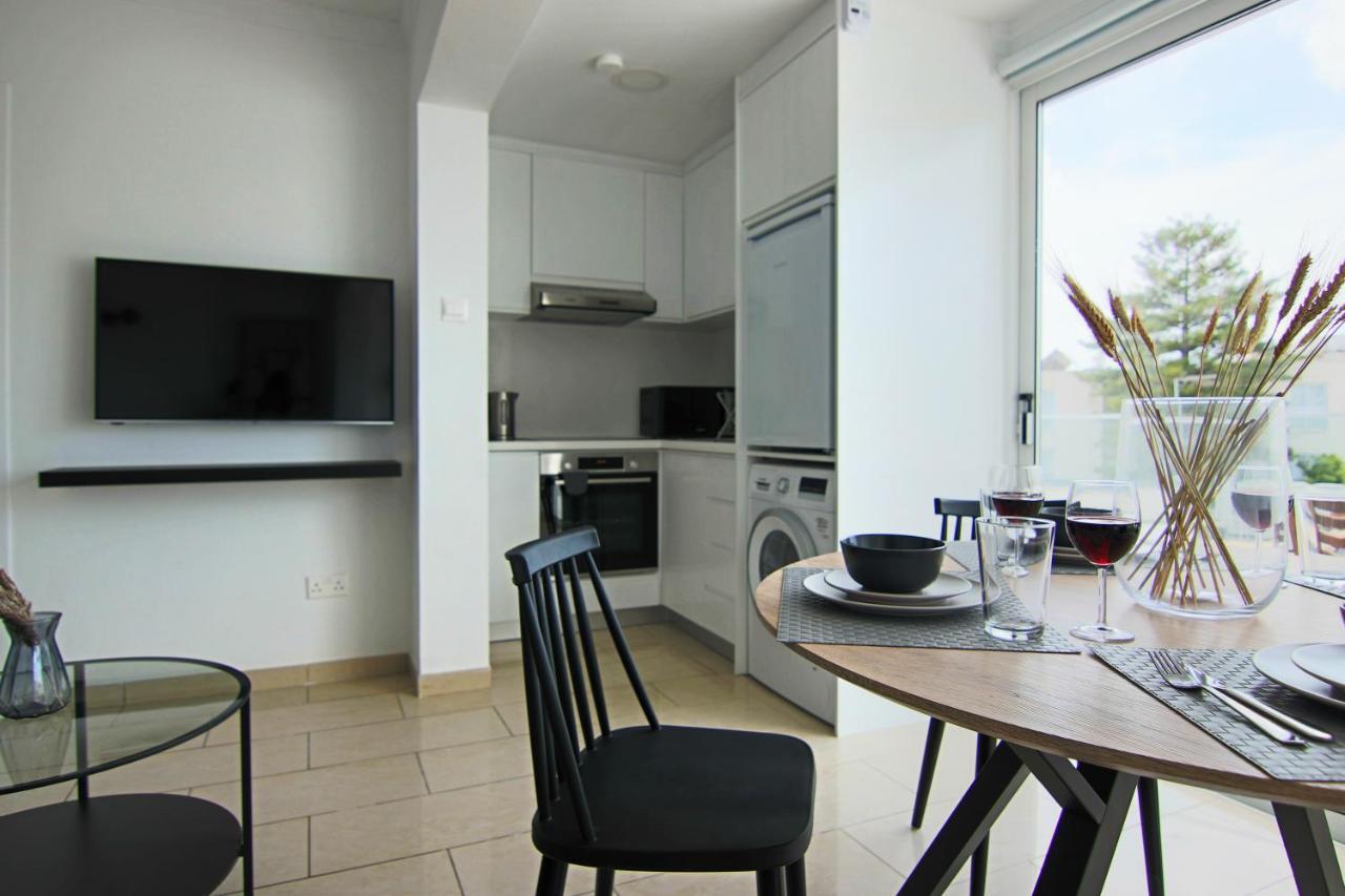 Phaedrus Living Seaside Junior Suite Lighthouse 63 Paphos Kültér fotó
